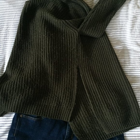 olive knitted sweater - Picture 3 of 3